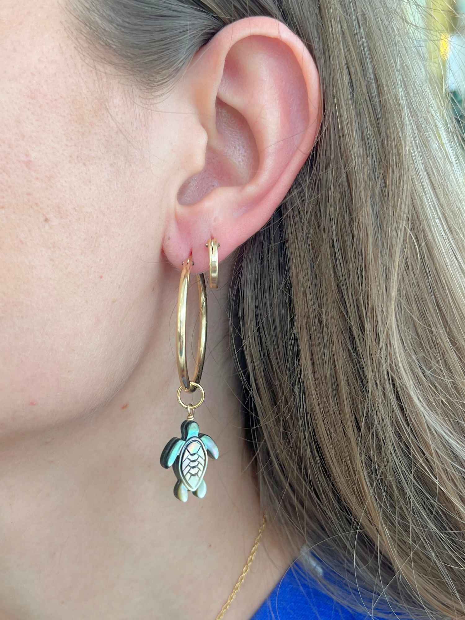 Turtle Charm in Black Mother of Pearl