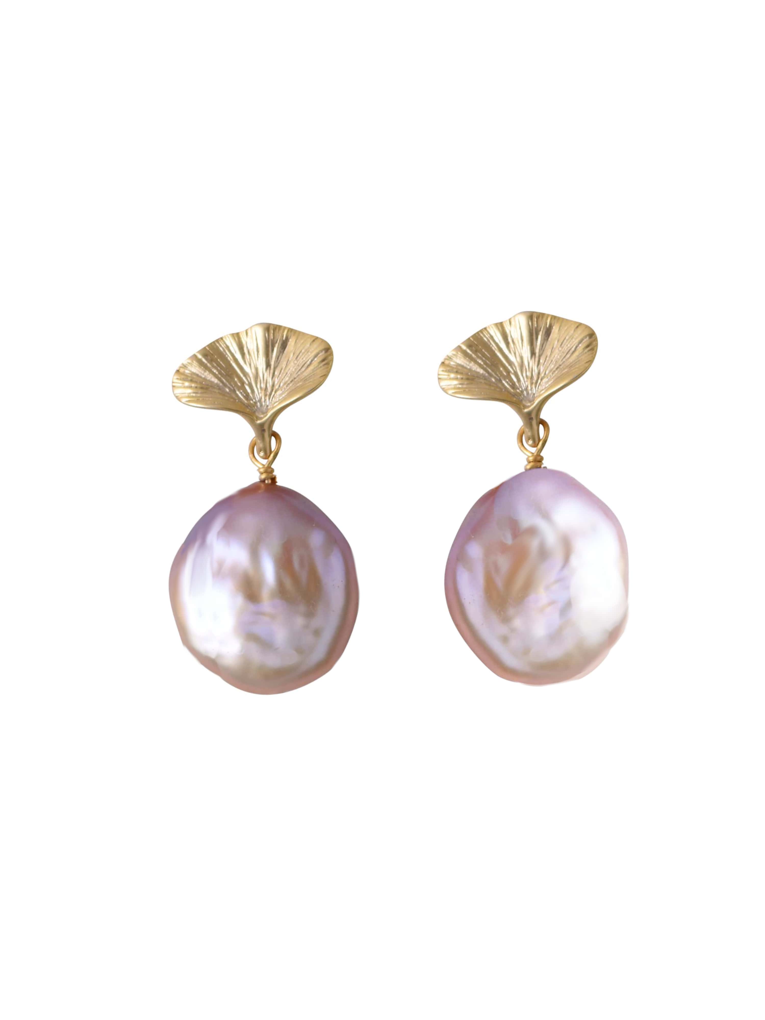 Gingko Earrings in Pink Pearl