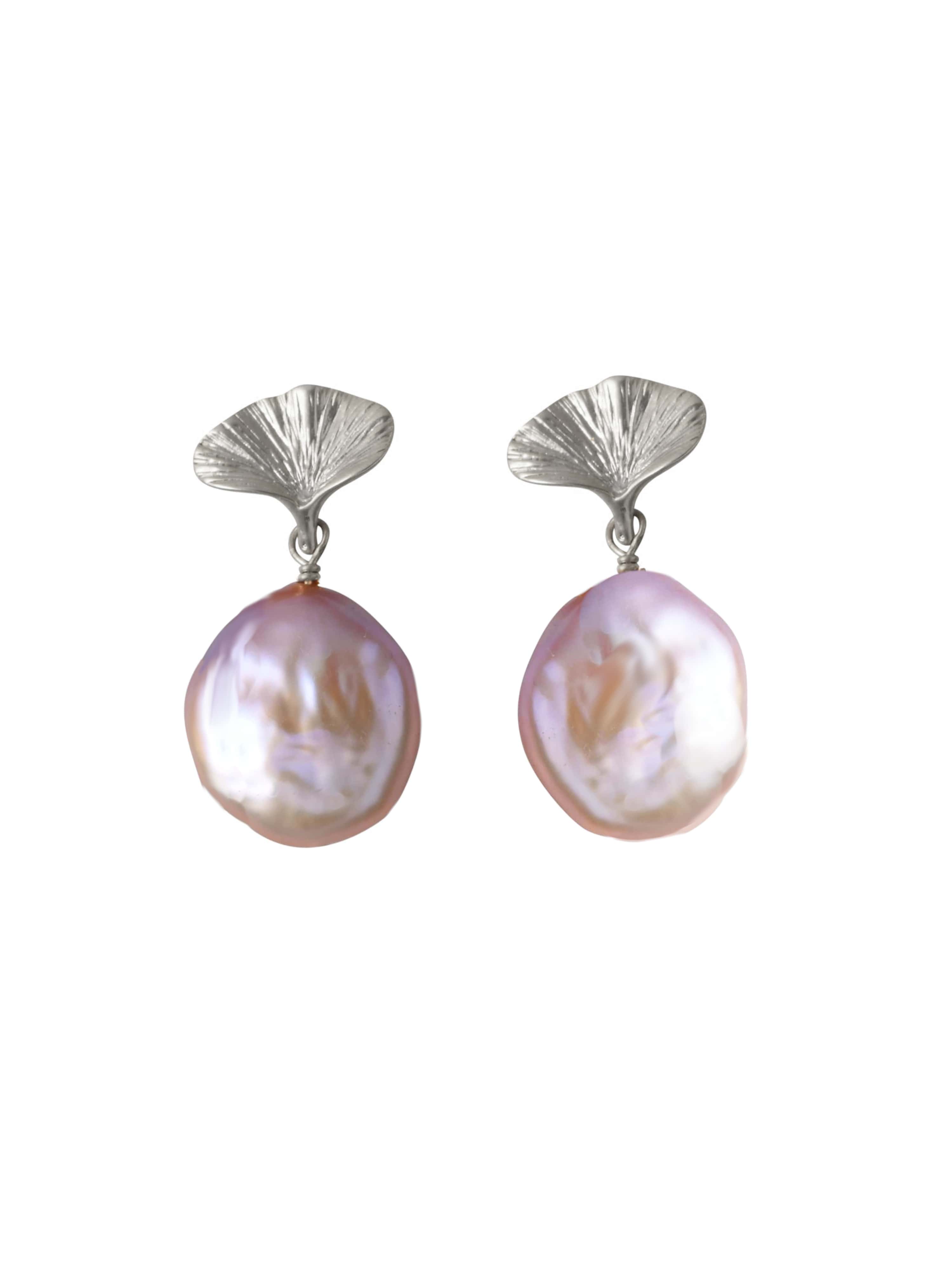 Gingko Earrings in Pink Pearl