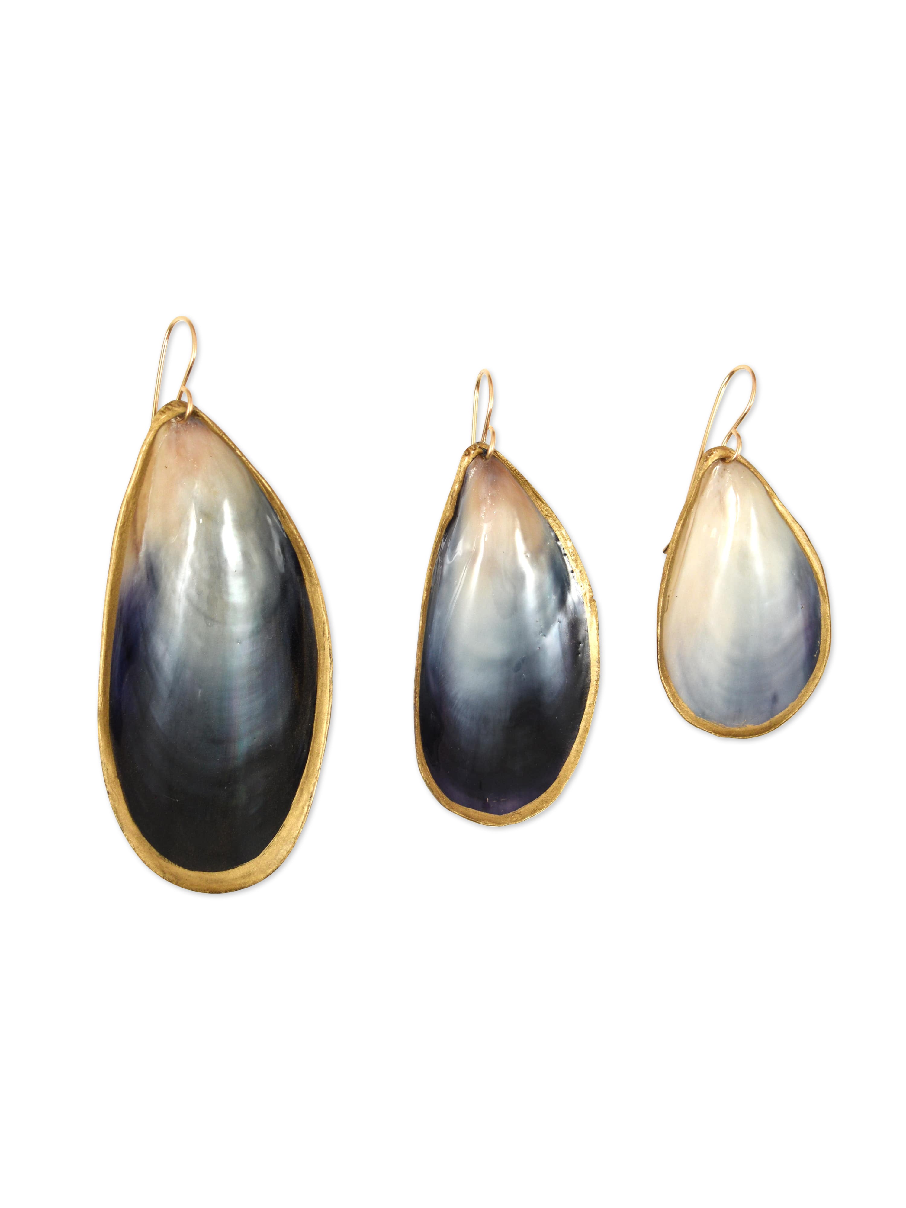 Mussel Earrings in Gold