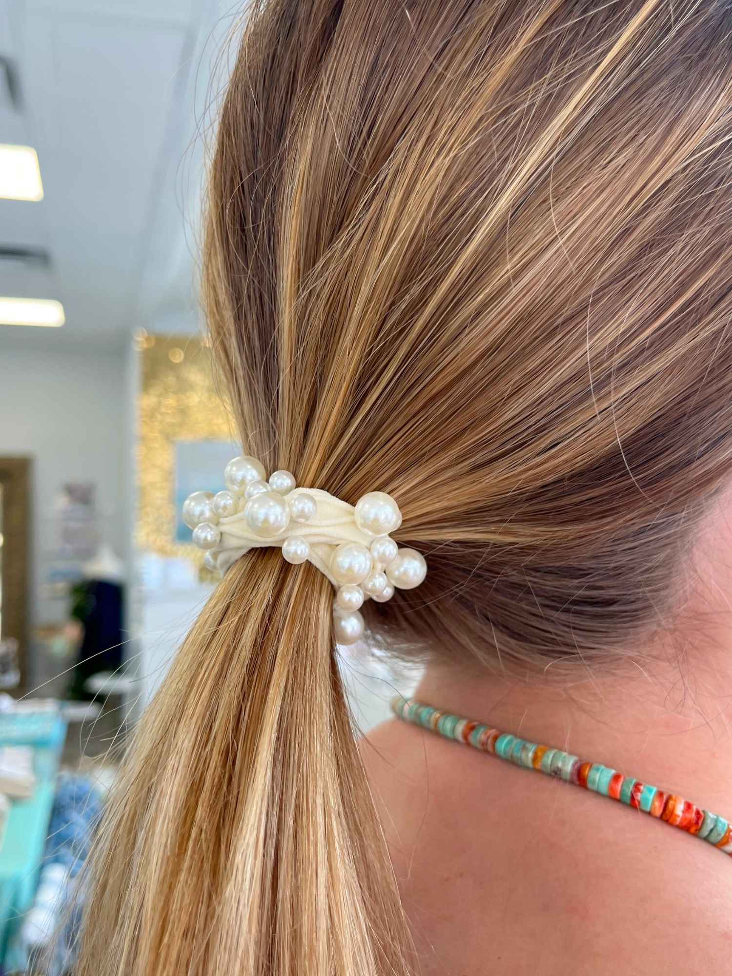 Pearl Stretchy Hair Tie