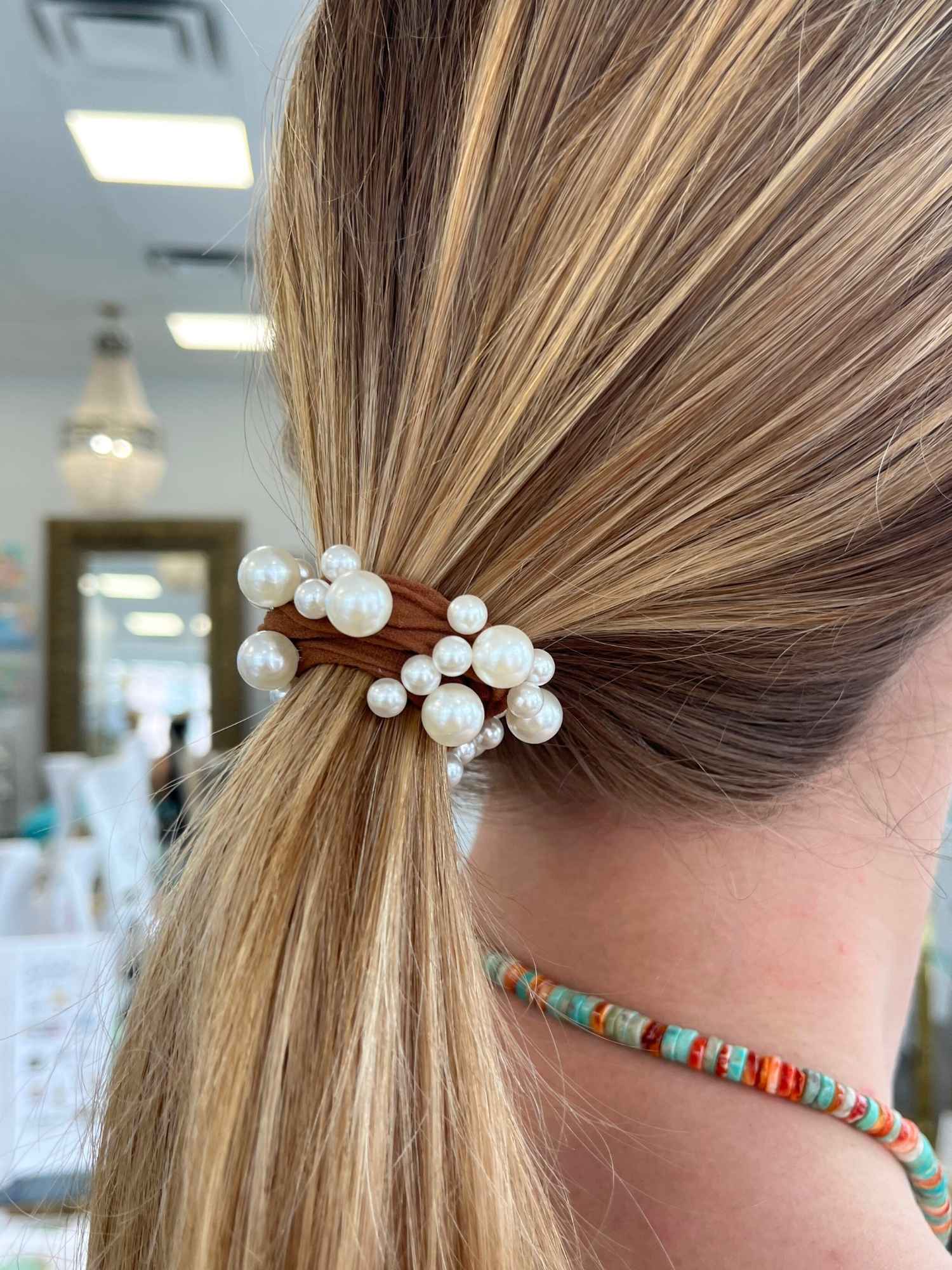 Pearl Stretchy Hair Tie