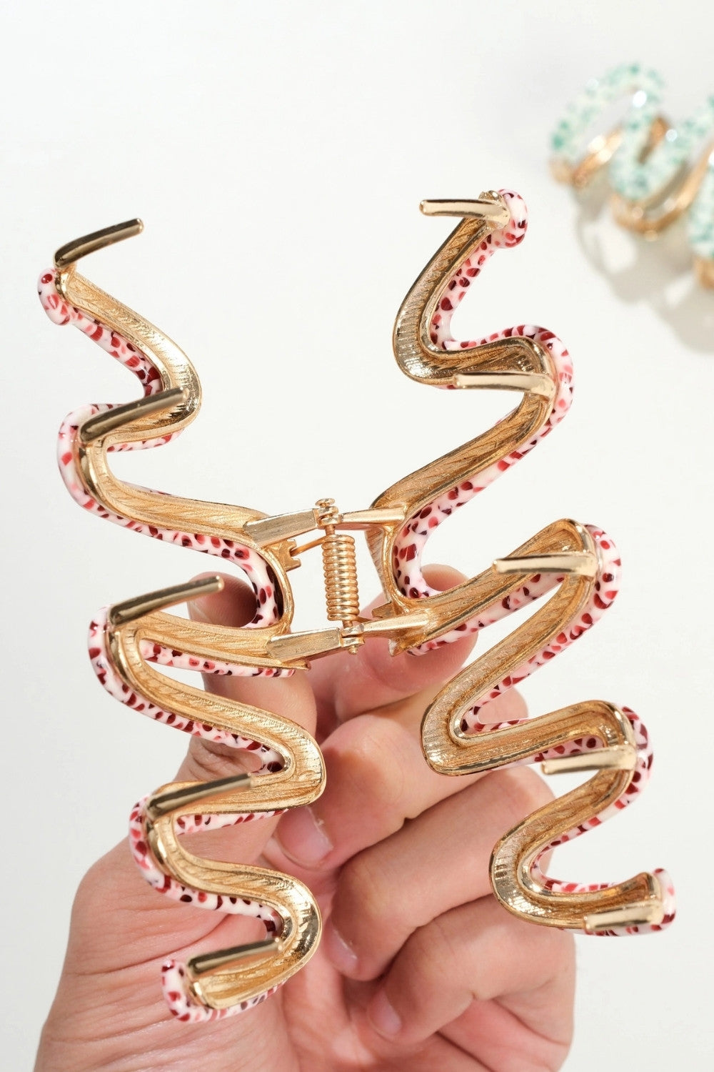 Wave Speckled Claw Clip