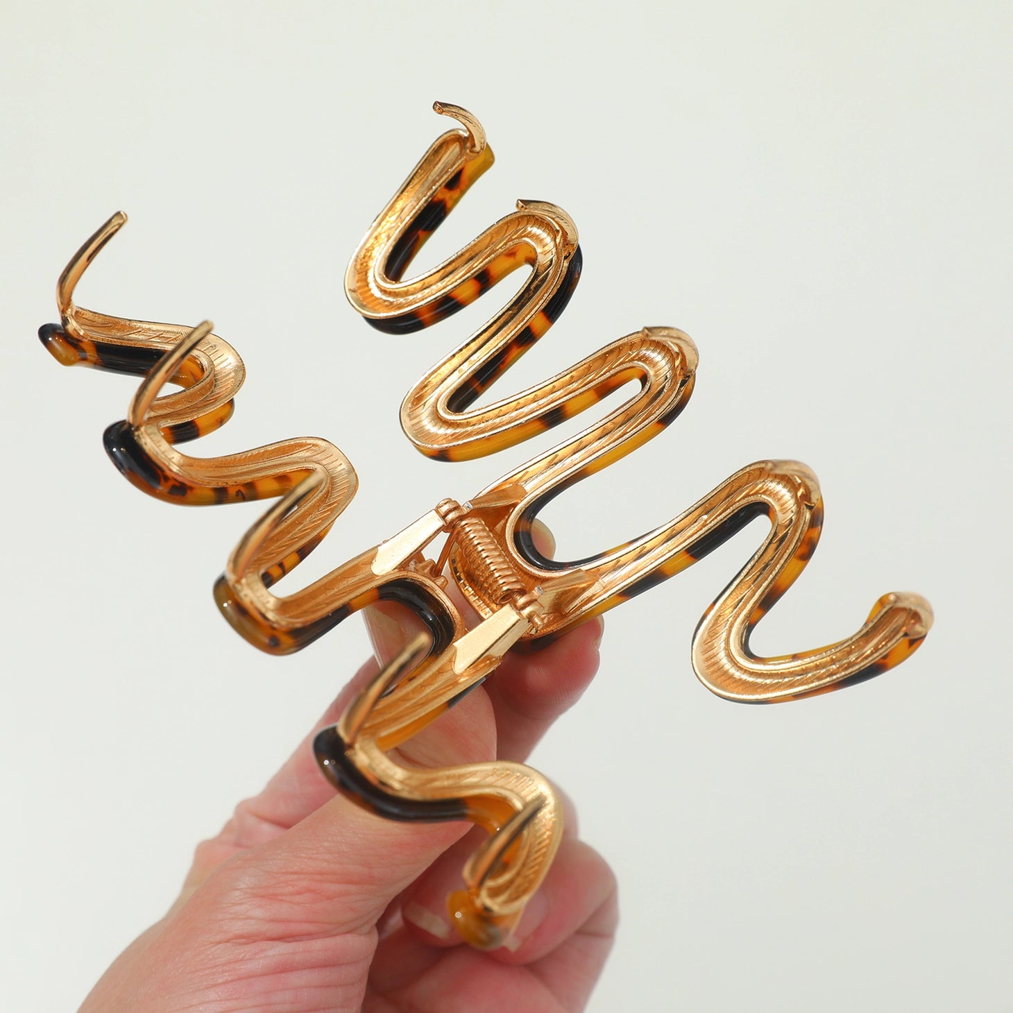 Wave Claw Clip