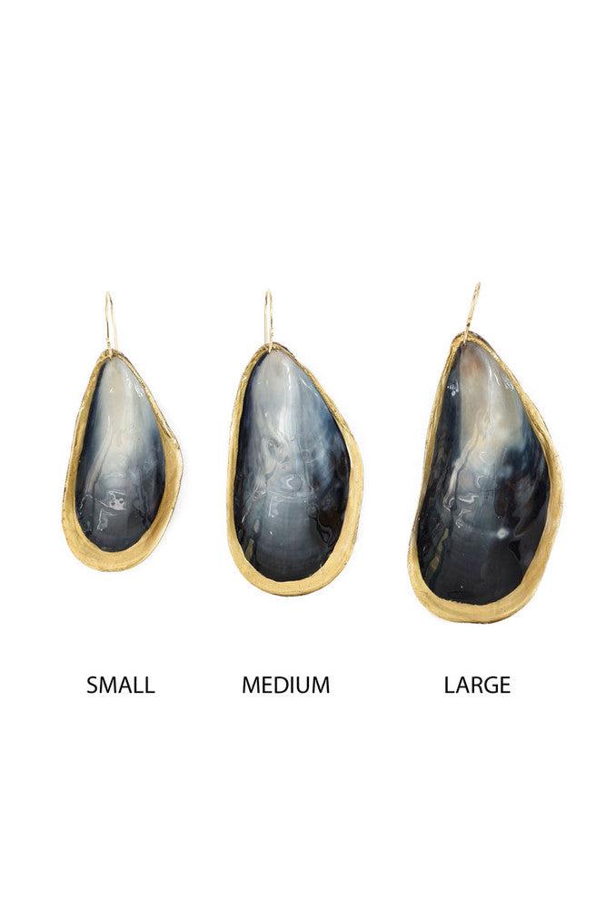 Mussel Earrings in Gold