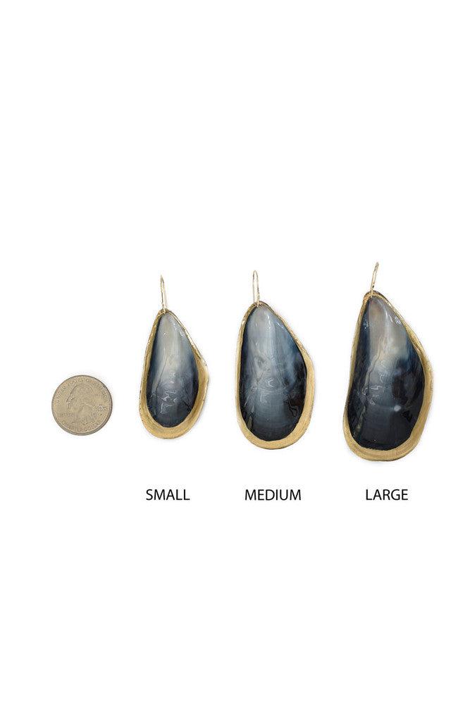 Mussel Earrings in Gold