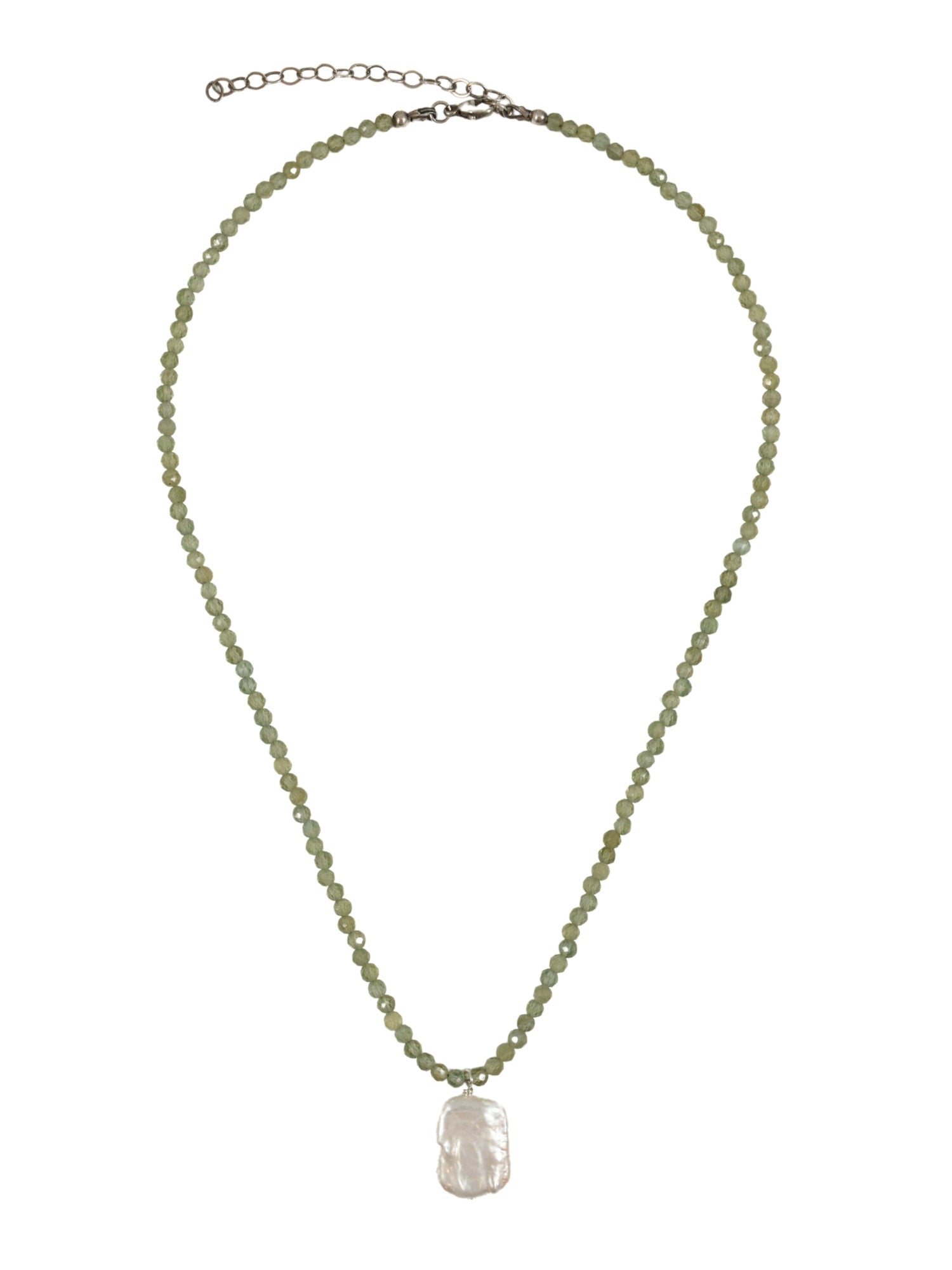 Dainty Beaded Necklace with Pearl