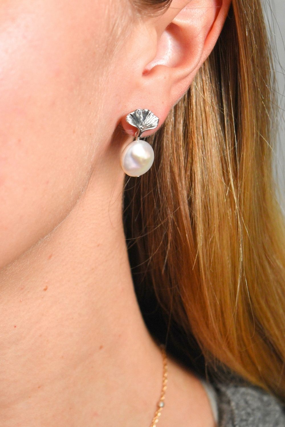 Gingko Earrings in White Pearl