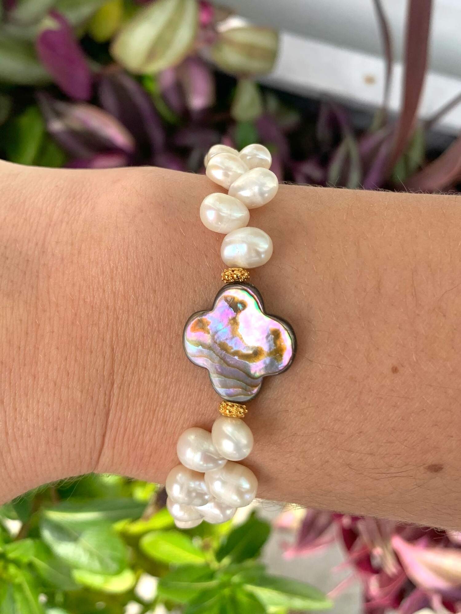 Grace Peacock Pearl Bracelet in Abalone