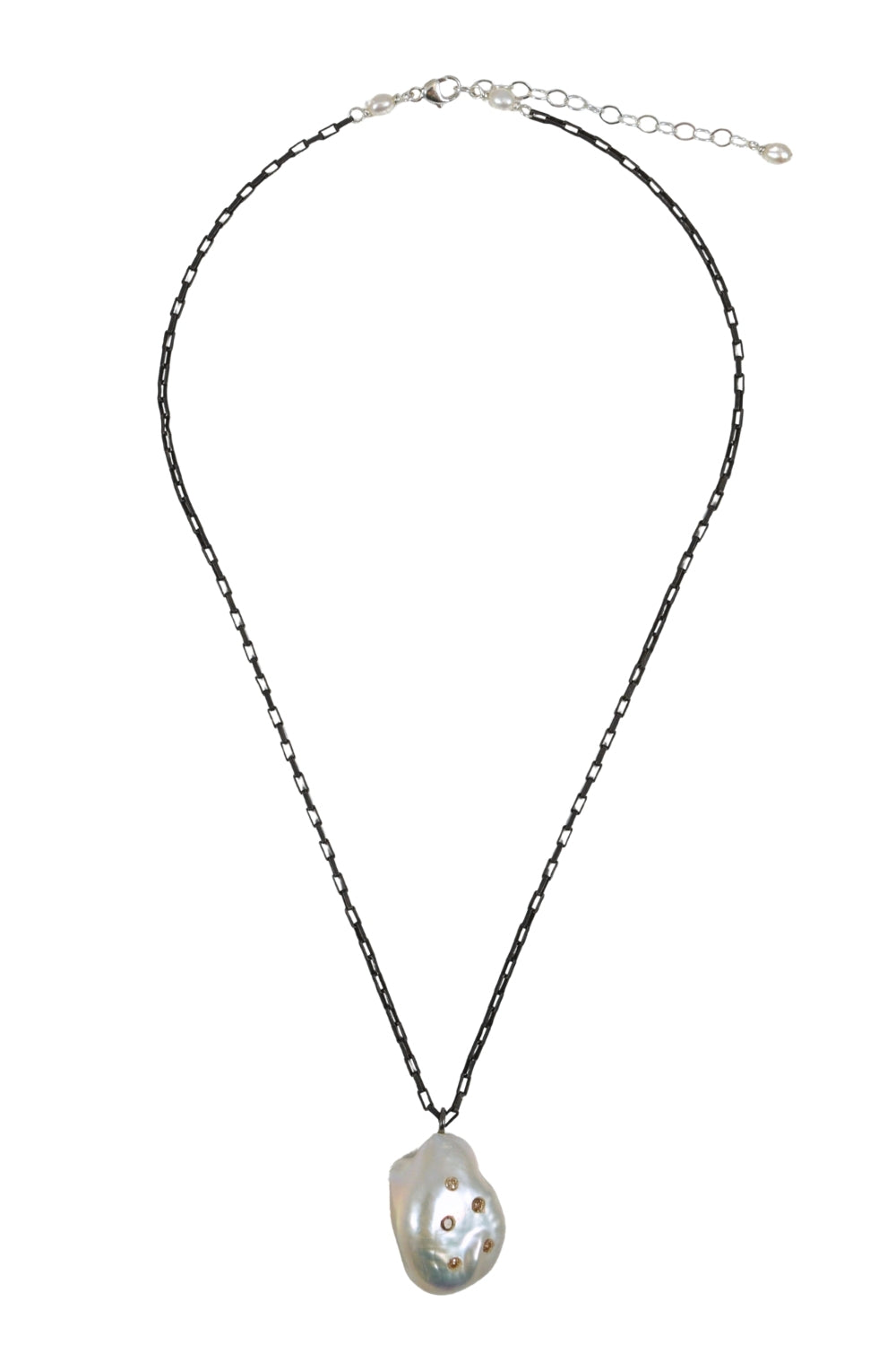 Midnight Pearl Necklace 