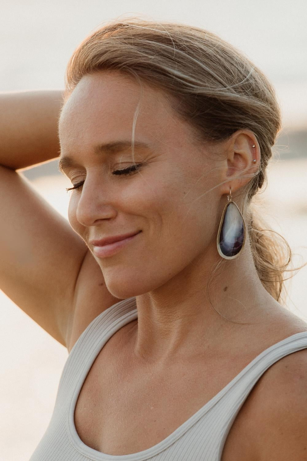 Mussel Earrings in Gold