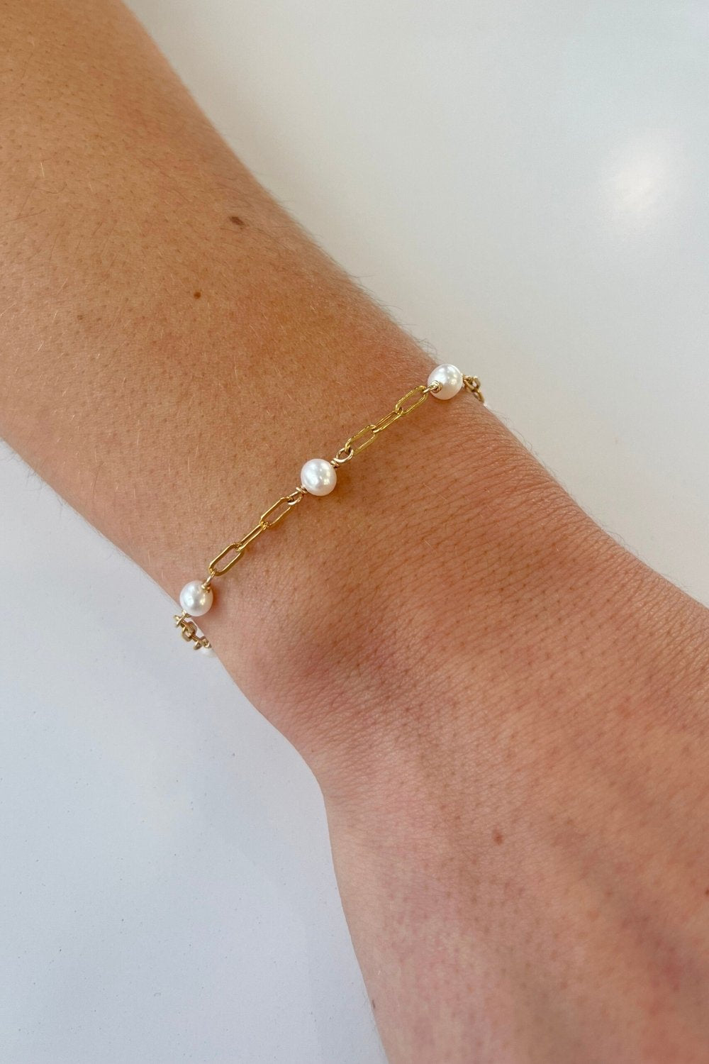 Saturn Bracelet in Pearl