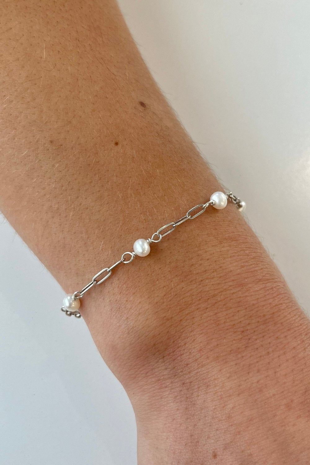 Saturn Bracelet in Pearl
