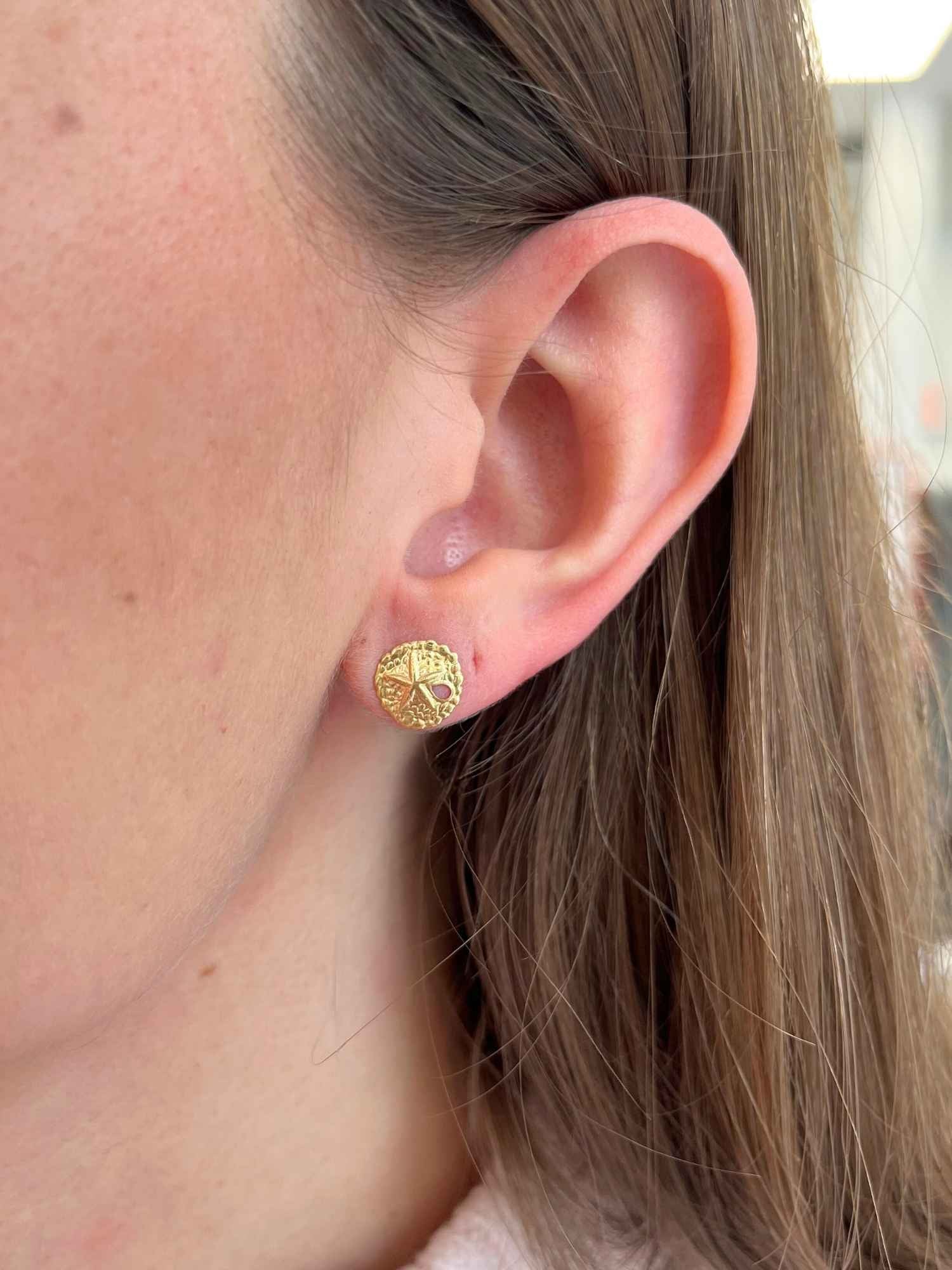 Sullivan Sand Dollar Studs