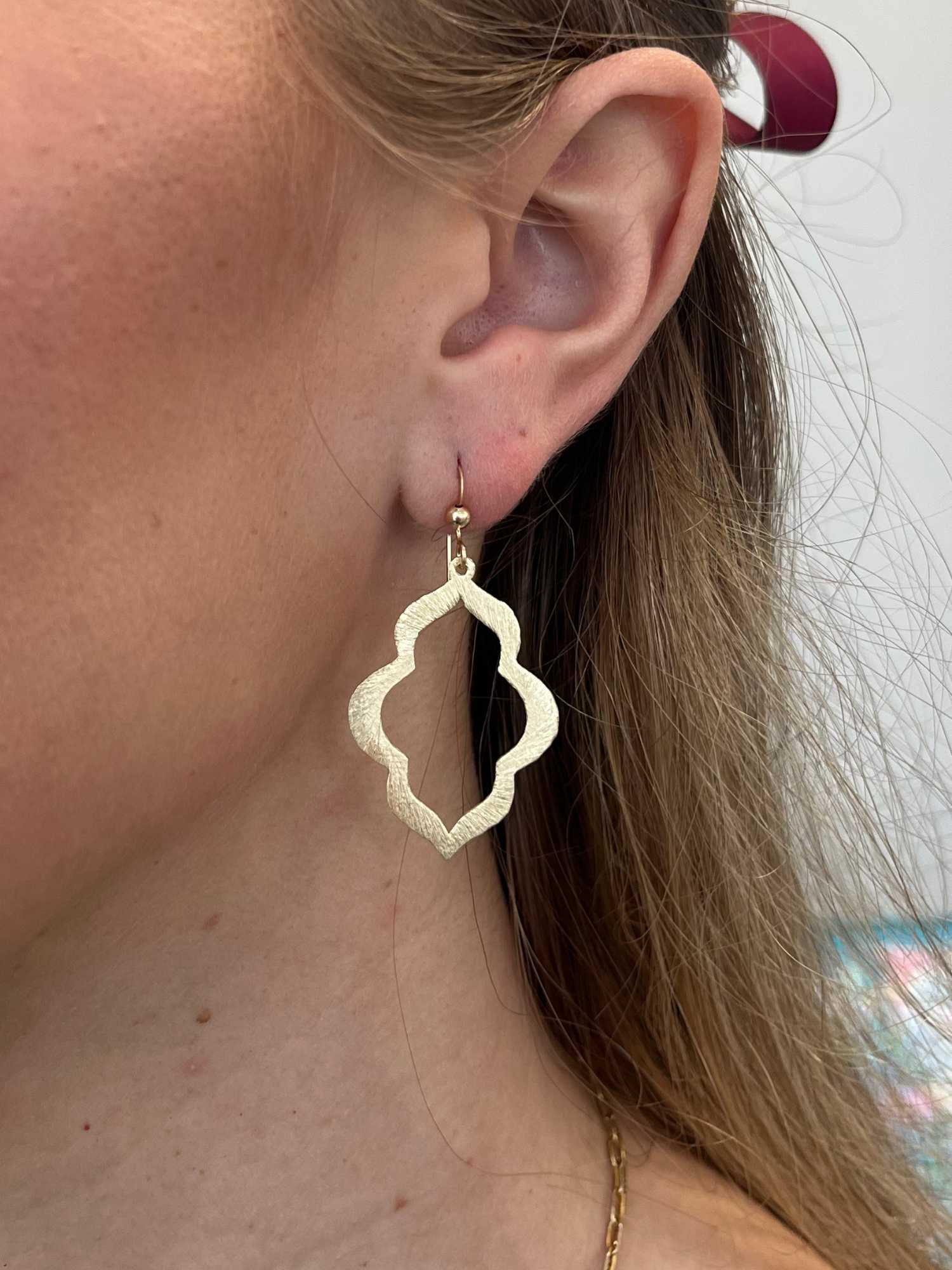 Taj Mahal Medium Hoops in Gold 