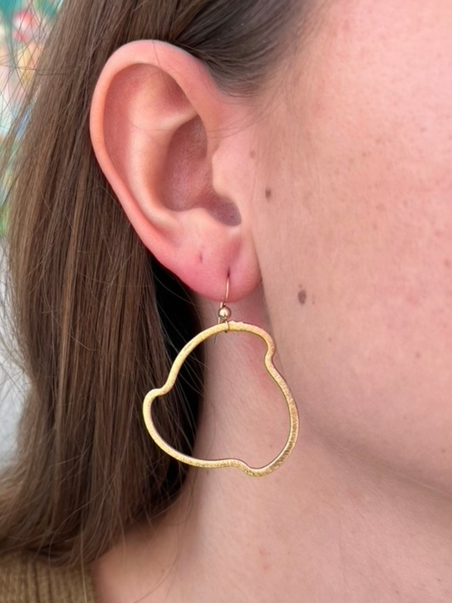 Wavy Hoops in Gold Medium