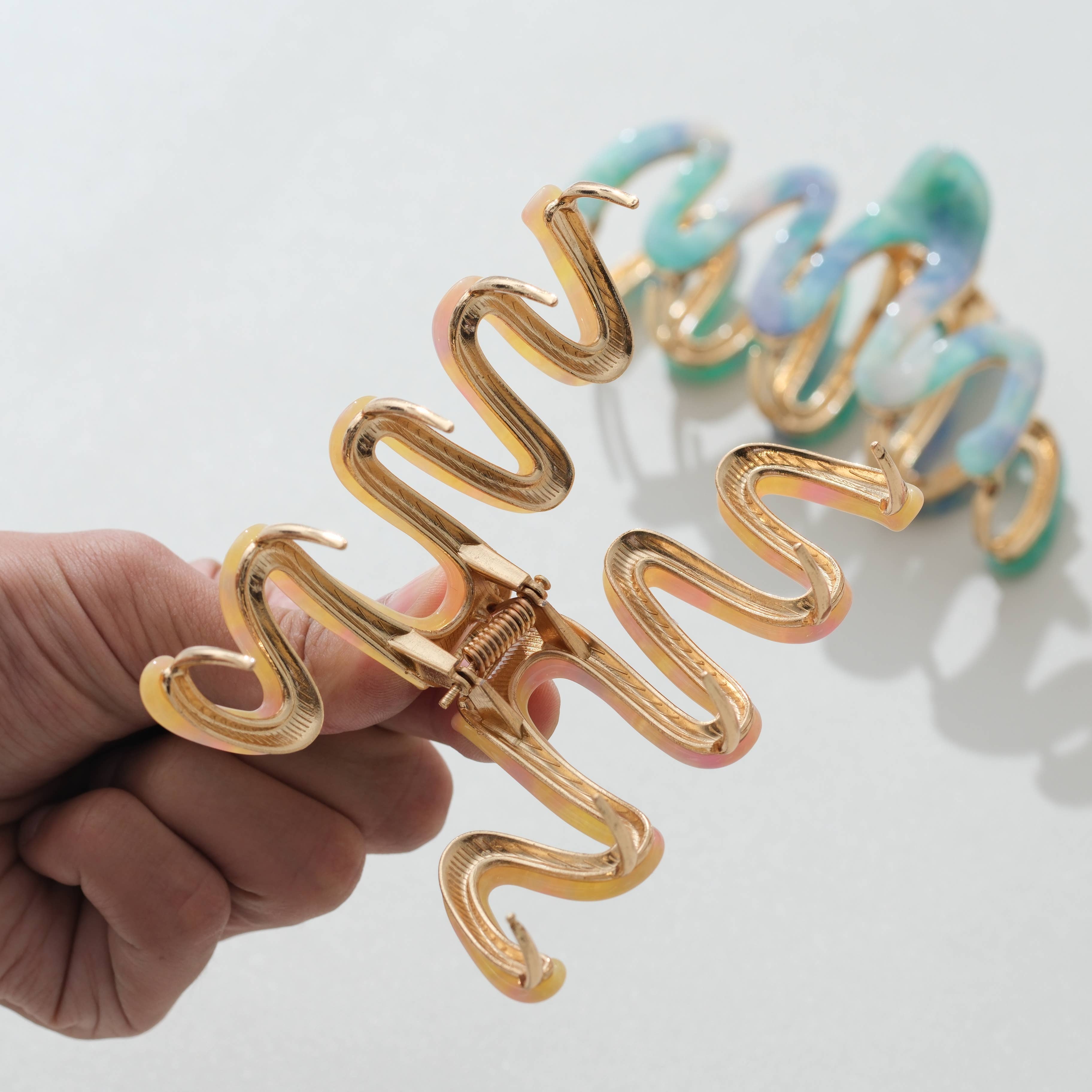 Island Sun Wave Claw Clip